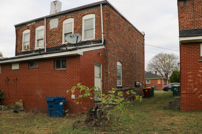 Building Photo - 708 Mount Airy St