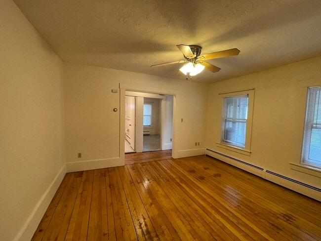 Building Photo - 164 Brown St