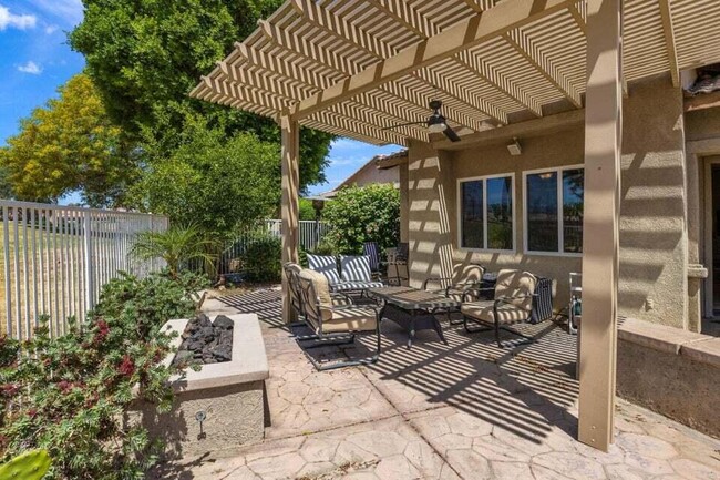 Building Photo - 82833 Odlum Dr