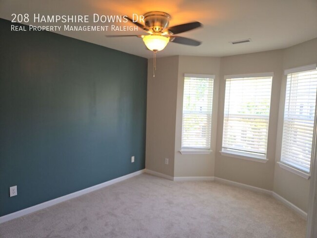 Building Photo - 208 Hampshire Downs Dr