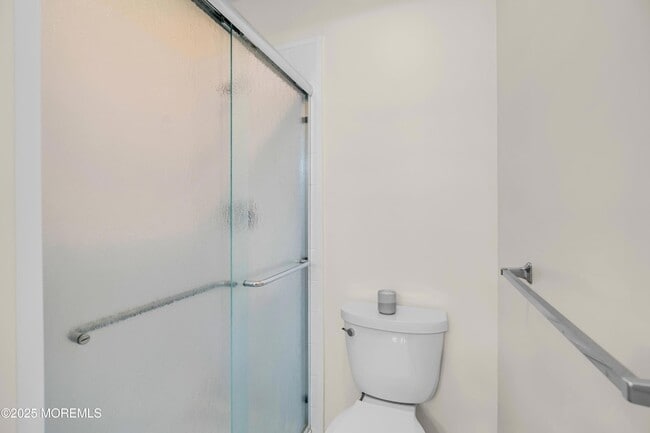 Building Photo - 25 Claremont Ct