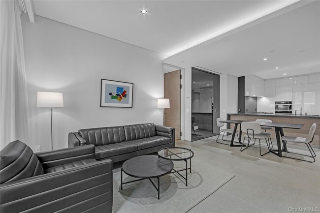 Building Photo - 522 W 29th St