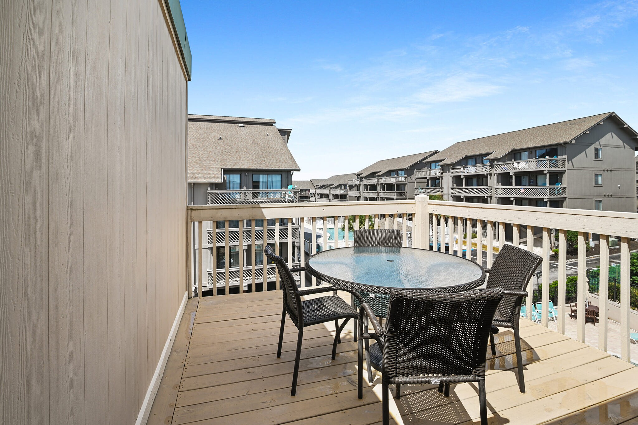 Building Photo - 9661 Shore Dr