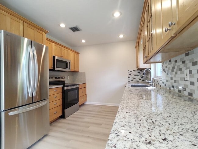 Building Photo - 516 Ellsworth St