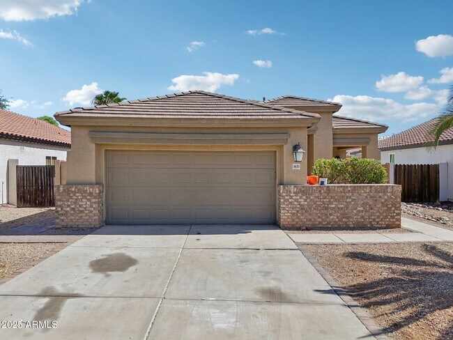 Primary Photo - 2633 E Calle Del Norte Dr