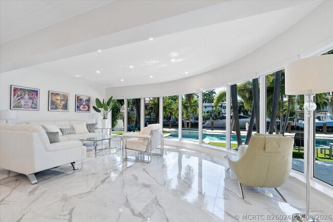 Building Photo - 207 Royal Palm Dr