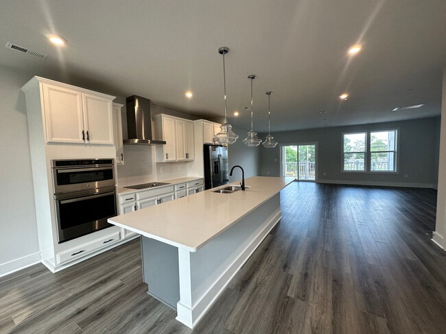 Building Photo - 803 Birchwood Hill Pl