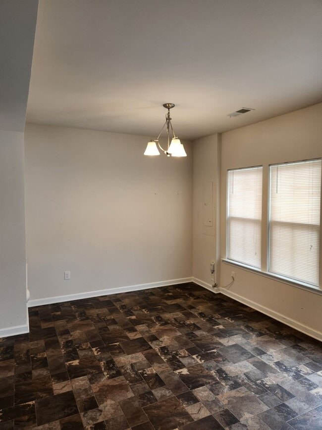 Building Photo - Modern 3 bed Townhouse-Foxcreek Subdivision -Moseley/Chesterfield