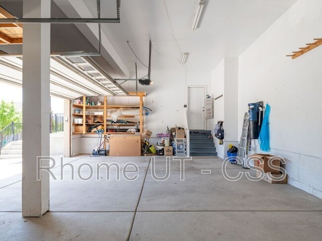 Building Photo - 2698 W Shady Hollow Ln