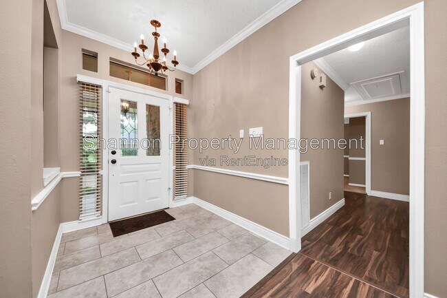 Building Photo - 15818 Sweetwater Creek Dr