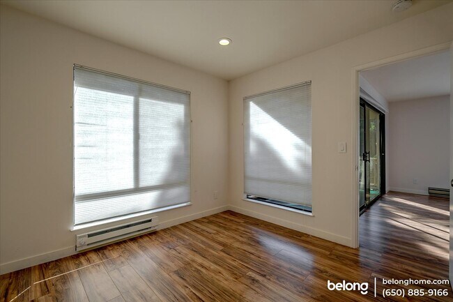 Building Photo - 7 Commodore Dr