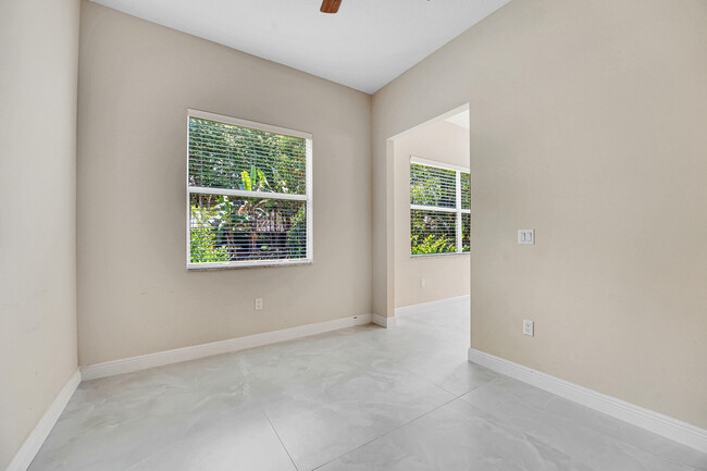 Building Photo - 9485 McAneeny Ct