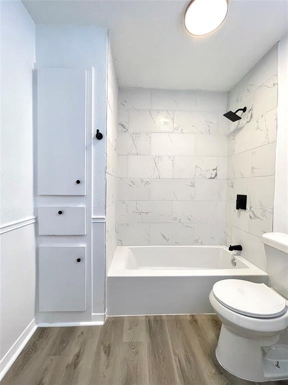 Building Photo - 2306 Barton Village Cir