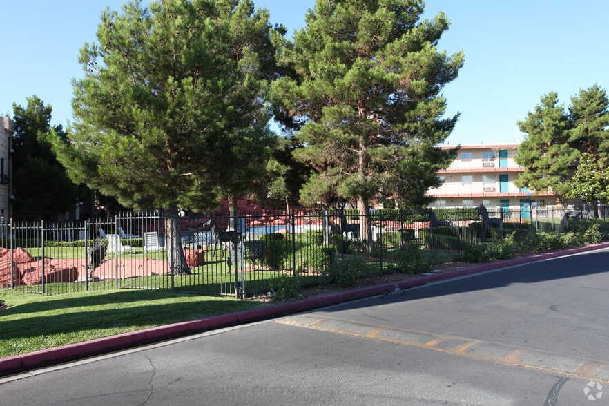 Sportsman's Royal Manor 5600 Boulder Hwy Las Vegas NV 89122