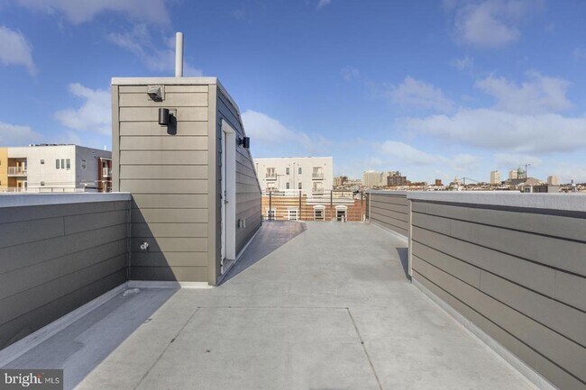 Building Photo - 912 Ellsworth St