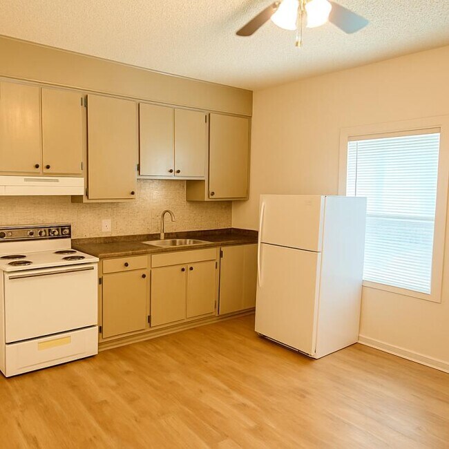 Building Photo - 217 Carys Ln