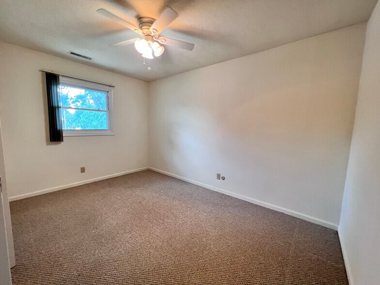 Building Photo - 316 Cedar St