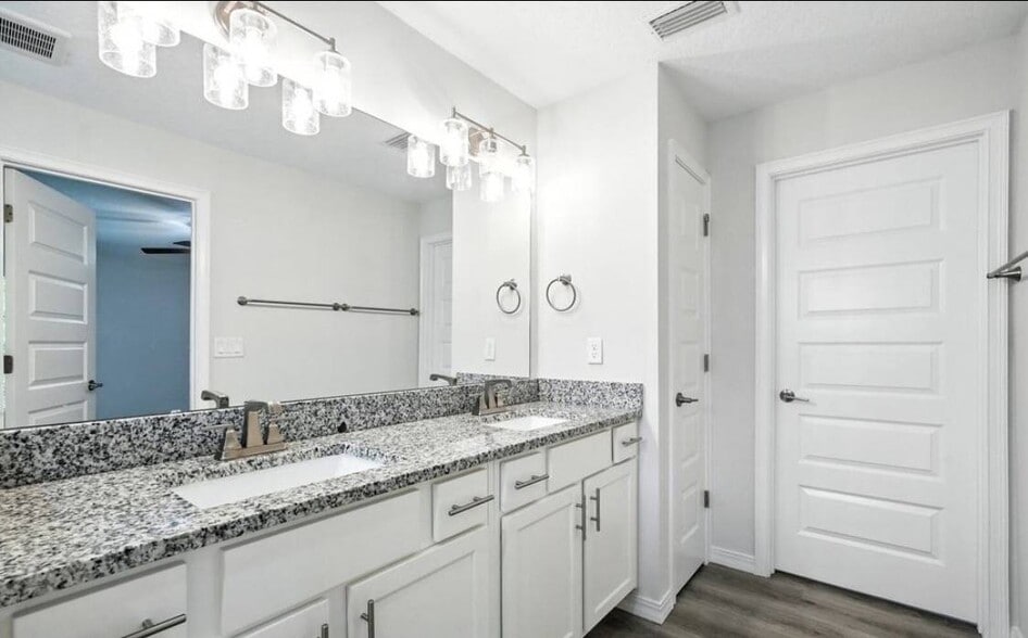 Building Photo - 4 Karat Path