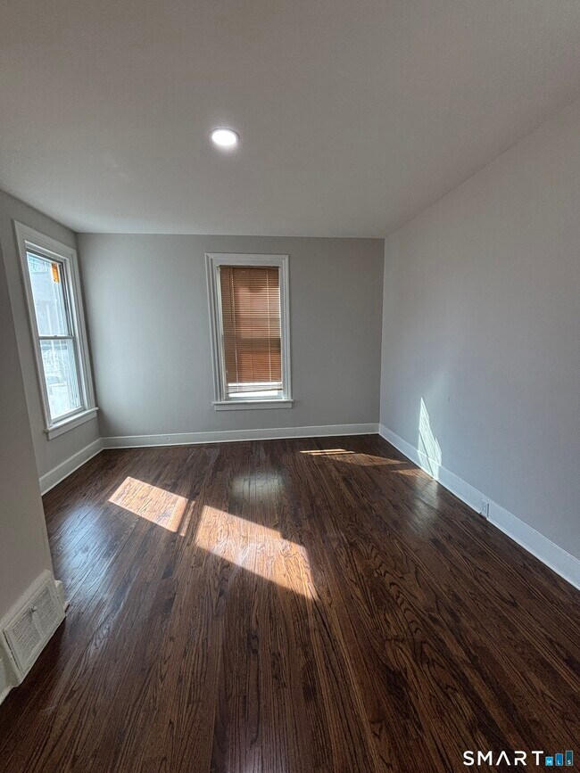 Building Photo - 509 Ogden St