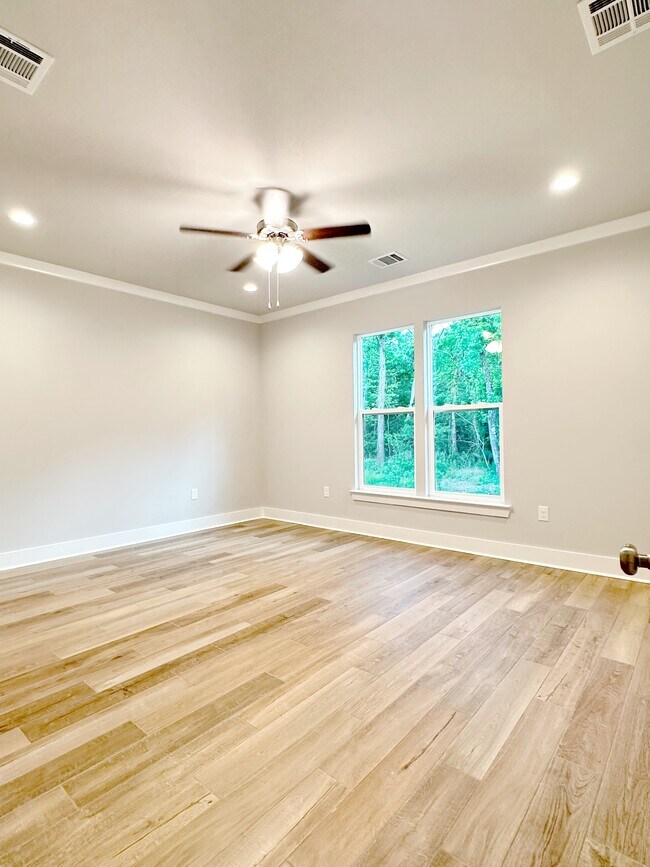 Building Photo - 7210 Rolling Fork Rd