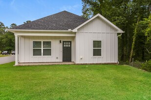 Building Photo - 16220 Lamarche Dr