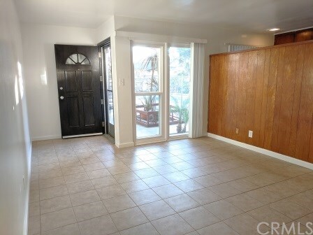 Building Photo - 10130 S Inglewood Ave