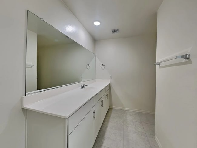 Building Photo - 19142 W Elm St