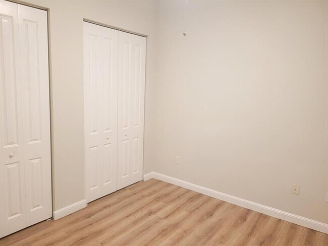 Building Photo - 3020 NW 125th Ave