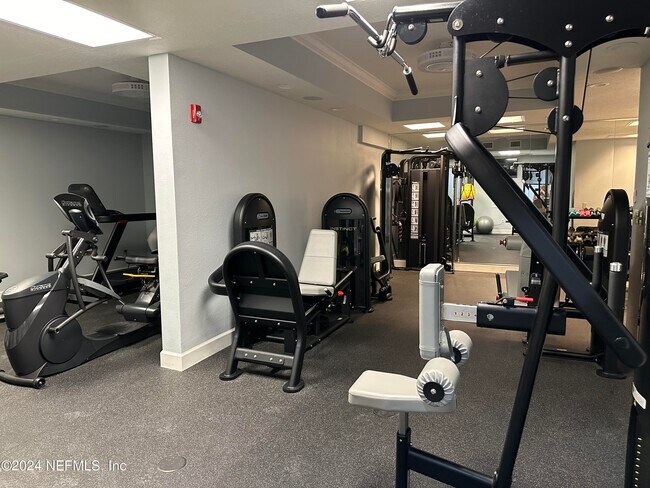 Building Photo - 1478 Riverplace Blvd