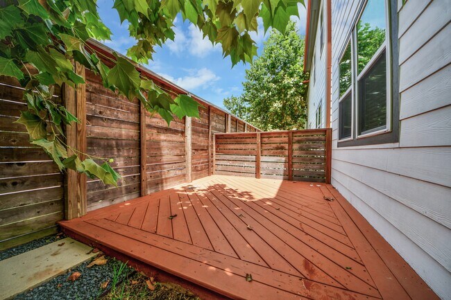 Building Photo - 9577 Neuens Rd