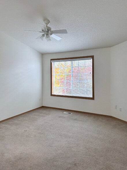 Building Photo - 109 Wilshire Way