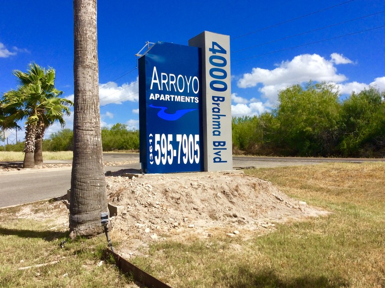 Building Photo - Arroyo Apartments