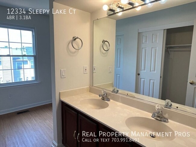 Building Photo - 12334 Sleepy Lake Ct