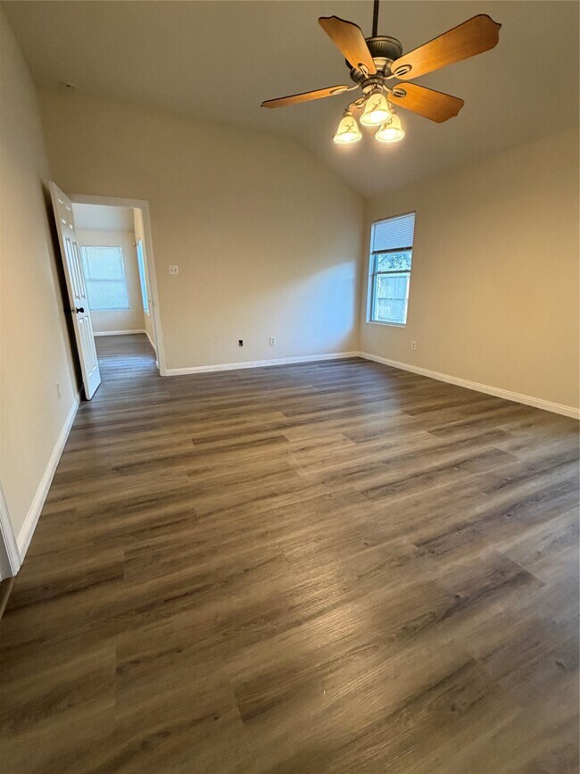 Building Photo - 4734 Lonestone Cir