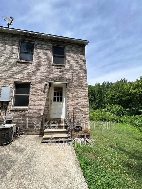 Building Photo - 4709 Grassy Creek Rd