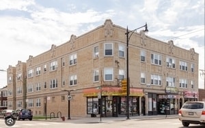 Primary Photo - 4748 N Troy St