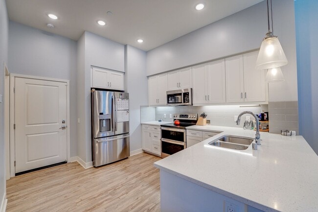 Building Photo - Recently Reduced-San Marcos Town-Home 3 Bedroom 2.5 Bathroom