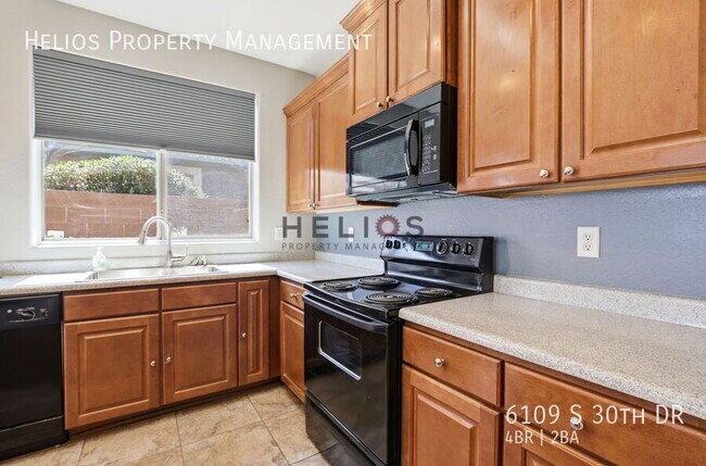 Building Photo - 6109 S 30th Dr