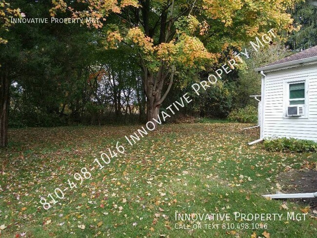 Building Photo - 1097 Bridge St