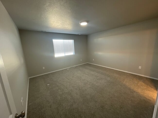 Building Photo - 5214 Clearfield Ct