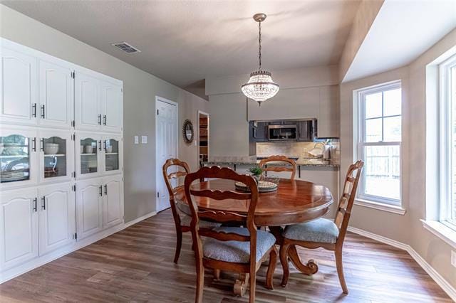 Building Photo - 911 Meadowlark Ln