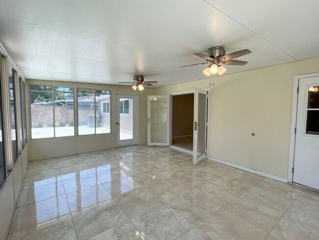 Building Photo - Stunning 4+2 West Hills Home Completely Redone!