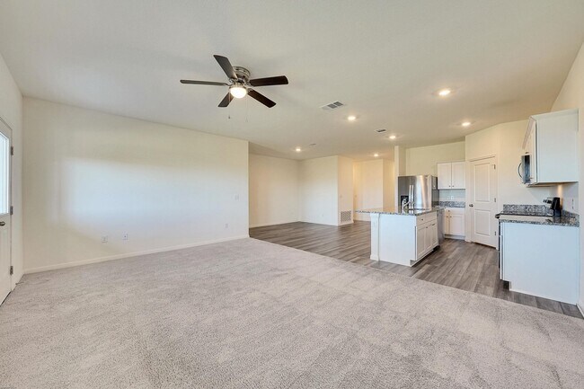 Building Photo - Beautiful home in Pflugerville