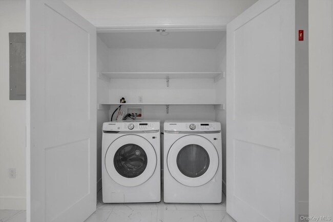 Building Photo - One Manhasset Ave