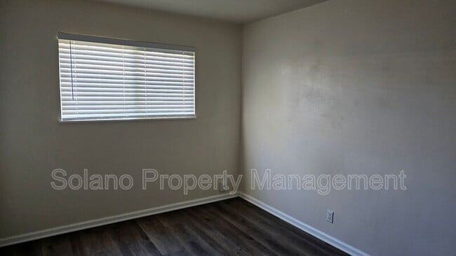 Building Photo - 1712 Arthur Ct