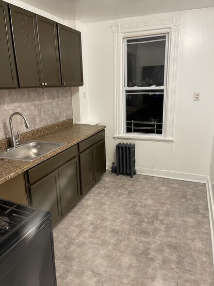 Building Photo - 42 McAdoo Ave