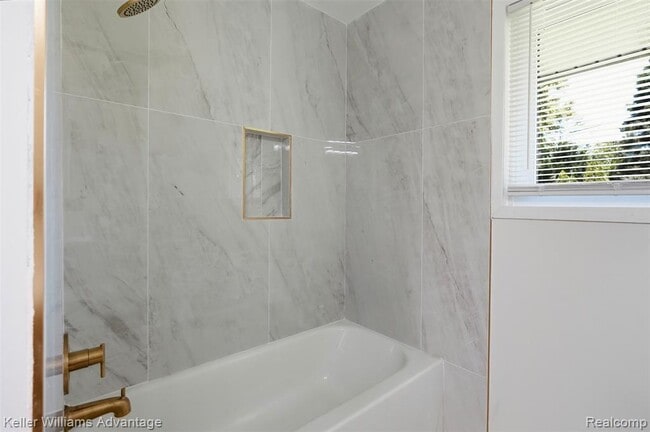 Building Photo - 23948 E Le Bost