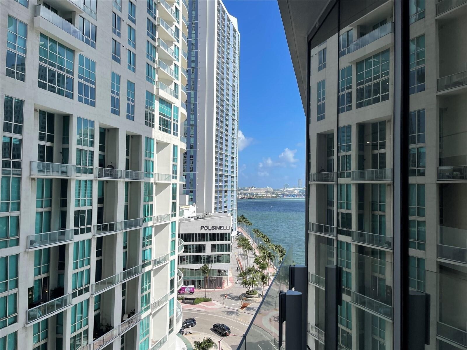 Building Photo - 300 Biscayne Boulevard Way