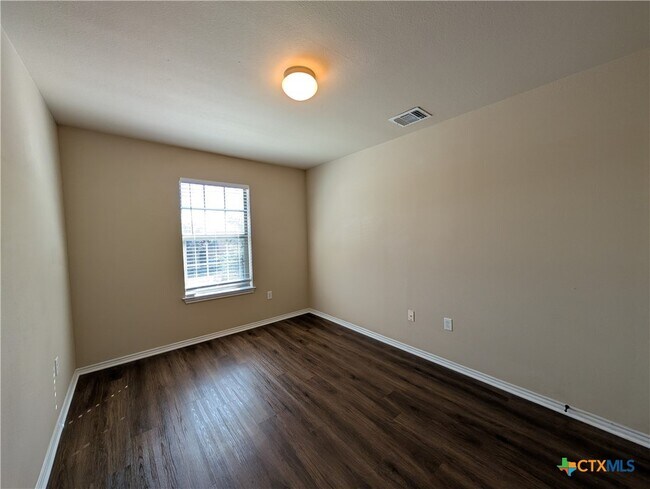 Building Photo - 957 Brown Rock Dr