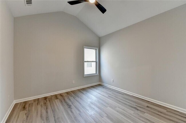 Building Photo - 4032 Ridge Grove Way